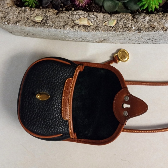 Dooney & Bourke Belt/Shoulder Wallet. 1990's Cavalry Collection. - Picture 6 of 11